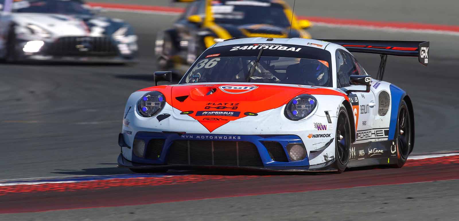 24 ore di Dubai - Gara<br />Porsche e GPX senza rivali