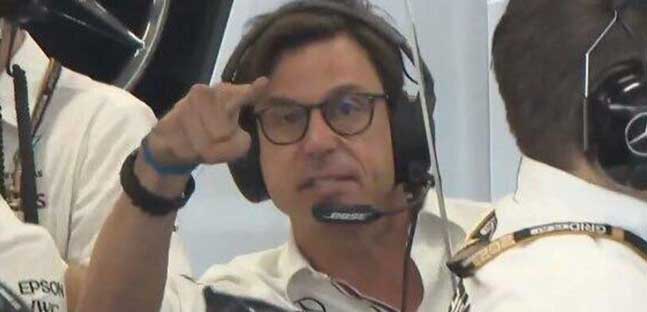 Wolff travolgente: "Hamilton &egrave; stato<br />derubato sportivamente e umanamente"