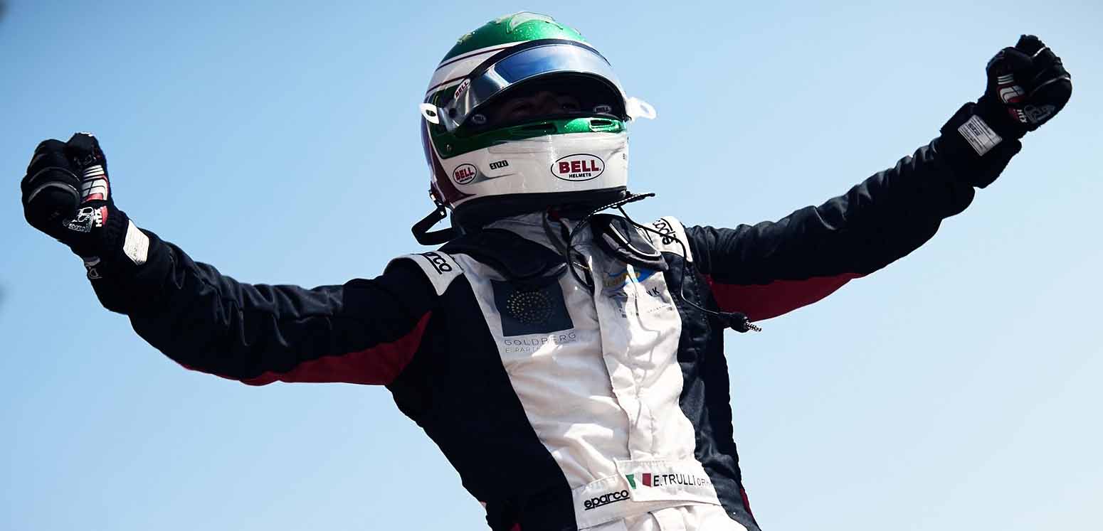 F4 UAE a Dubai<br />Enzo Trulli e Cram campioni
