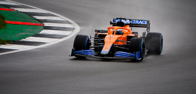 Primi giri in McLaren per Ricciardo:<br />shakedown della MCL35M a Silverstone