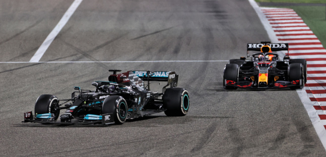 Super Hamilton al GP del Bahrain,<br />Verstappen e Red Bull si arrendono