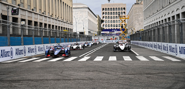 Alti e bassi in pista, crash, penalit&agrave;:<br />le storie del weekend Formula E a Roma<br />