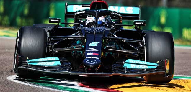 Imola - Libere 2<br />Bottas leader, Leclerc sbatte