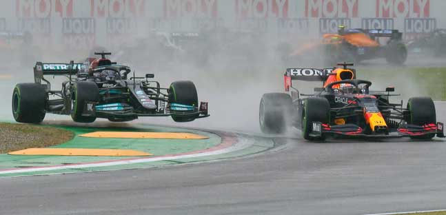 Uno a uno tra Hamilton e Verstappen<br />Grande gara di Norris, bene la Ferrari