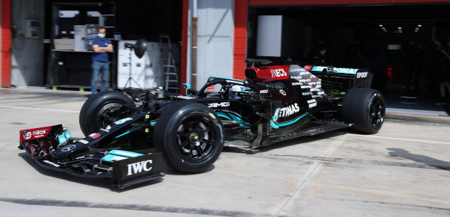Test pneumatici Pirelli 2022,<br />a Imola ha girato la Mercedes<br />