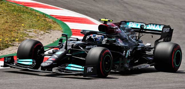 Portimao - Qualifica<br />Bottas soffia la pole a Hamilton