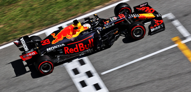 Ali flessibili, ecco un altro tema<br />nella sfida fra Red Bull e Mercedes<br />