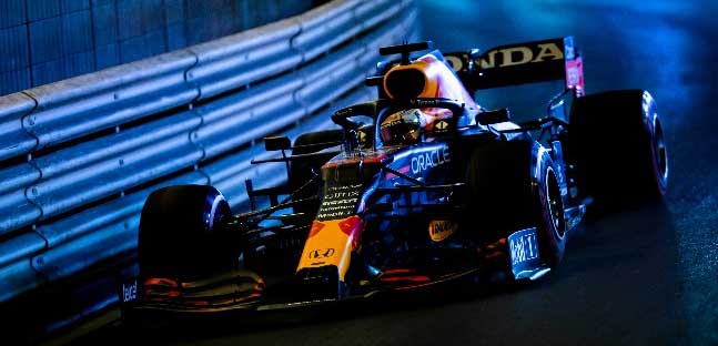 Montecarlo - Libere 3<br />Verstappen sfida la Ferrari... e Hamilton