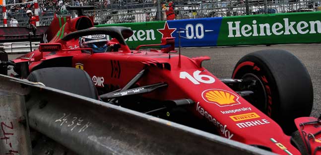 La Ferrari decide domani mattina<br />se sostituire il cambio di Leclerc