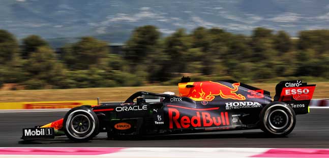 Le Castellet - Libere 2<br />Verstappen sorpassa le Mercedes