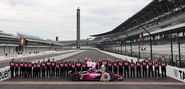 I segreti della vittoria di Castroneves<br />Una storia di macchine e persone