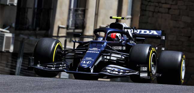 Baku - Libere 3<br />Gasly sorprende, Verstappen sbatte