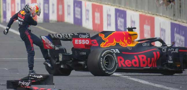 Baku - La cronaca<br />Verstappen out e dopo la rossa<br />vince Perez su Vettel e Gasly