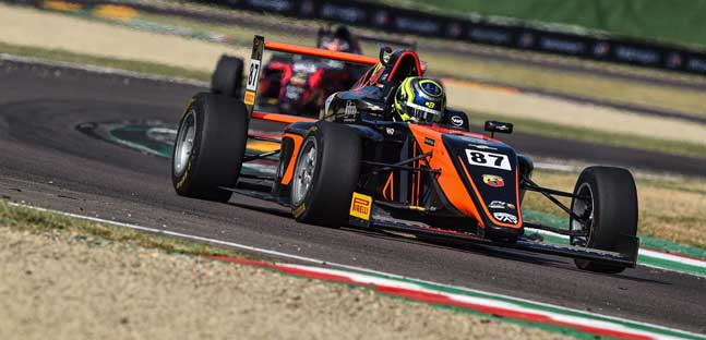 Imola, libere 2<br />Duello Bearman-Montoya <br />Bene Fornaroli e Braschi