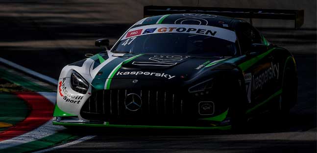 Imola, gara 1<br />Spinelli vince in solitaria