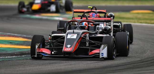 Imola, gara 2<br />Stanek in volata su Crawford