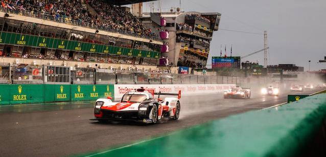 Delirio al via di Le Mans<br />Toyota al top, LMP2 al secondo posto