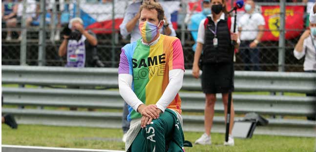 Vettel con maglietta e mascherina<br />arcobaleno fa infuriare la FIA