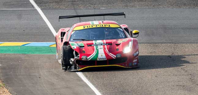 Le Mans, ore 08.00<br />KO la Ferrari 52, &egrave; lotta con Corvette