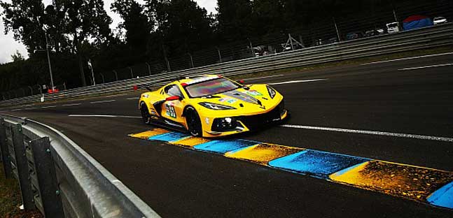 Le Mans - ore 12:00<br />Toyota controlla, Ferrari-Corvette in GT