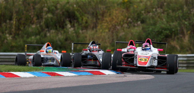 British F4 a Thruxton<br />Weekend con molte emozioni