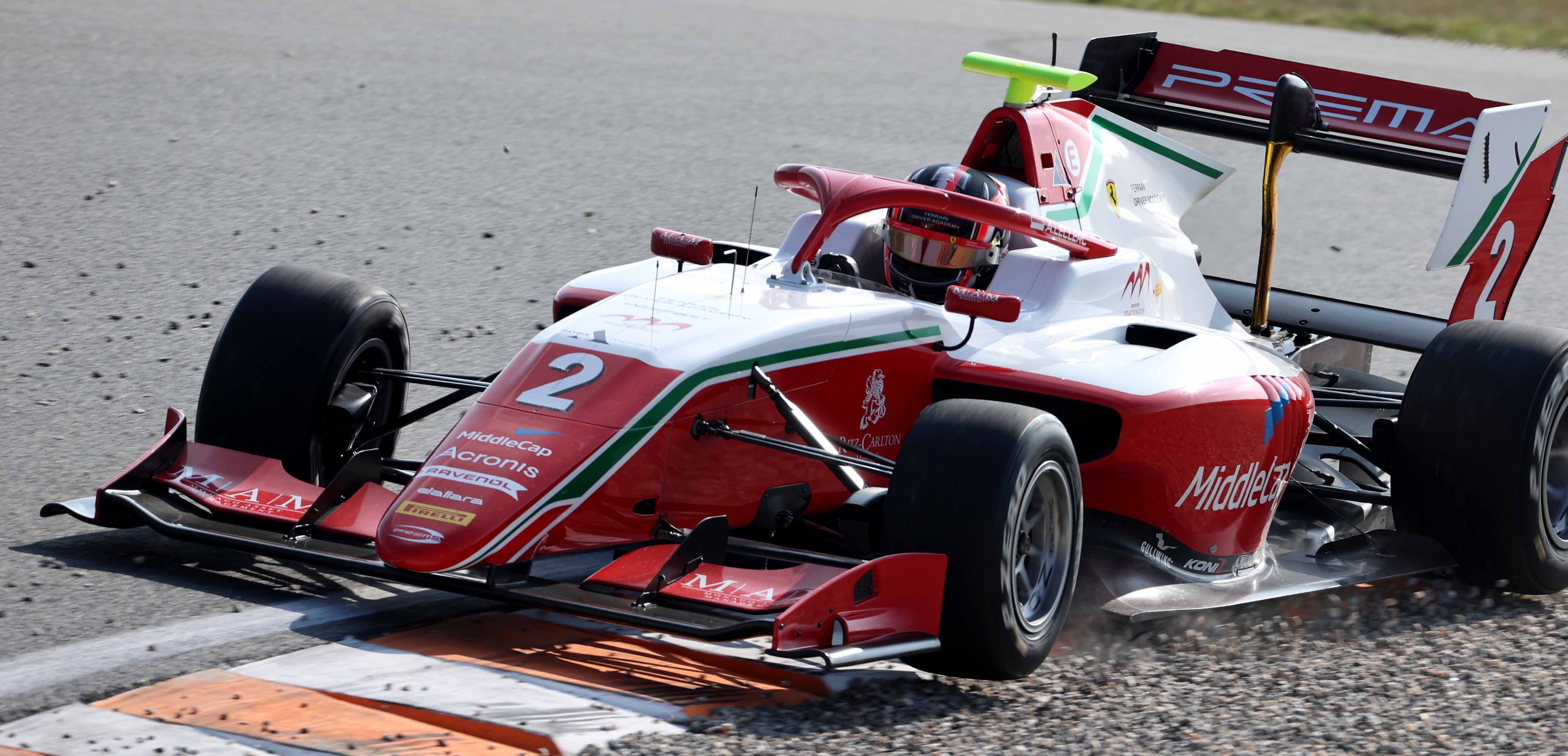 Zandvoort - Gara 1<br />Leclerc contiene Sargeant