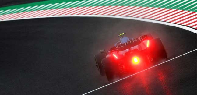 Suzuka - Libere 1<br />Alonso comanda con la pioggia