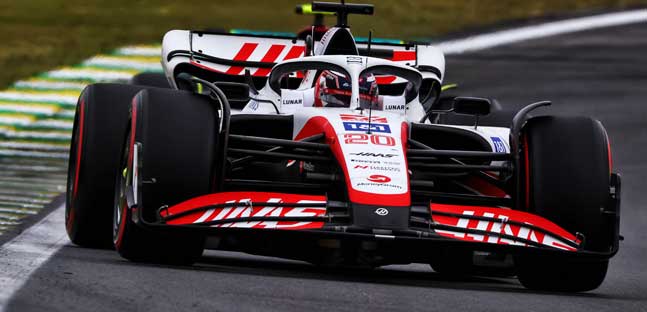 San Paolo - Qualifica<br />Rossa, pioggia, Magnussen in pole