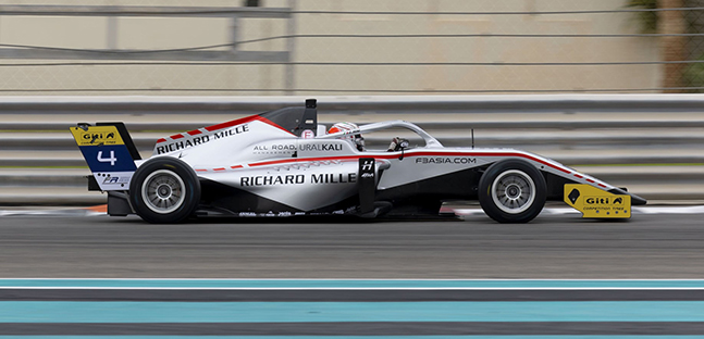 Yas Marina - Qualifica 1-2<br />Min&igrave; velocissimo, Montoya sorprende