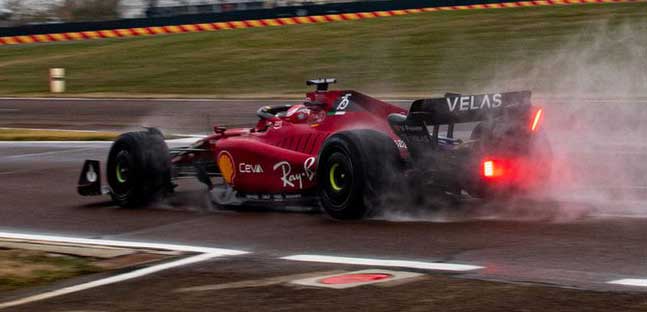 Leclerc, Sainz e la Ferrari,<br />test gomme Pirelli 2023 a Fiorano