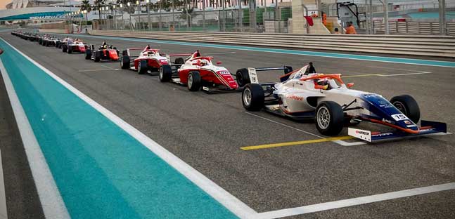 Caos a Yas Marina<br />Gara 2 va a Bedrin