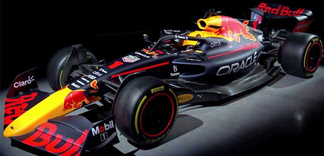 La finta presentazione<br />della Red Bull RB18