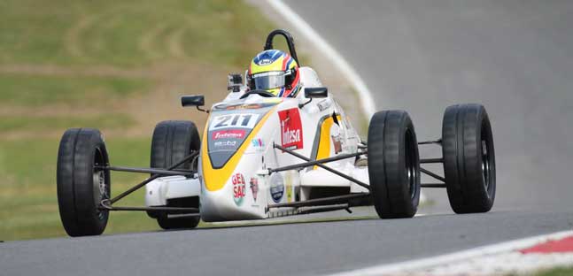 Meloni al via del campionato<br />britannico di Formula Ford