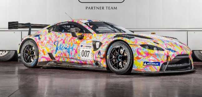 Una Aston Martin Vantage<br />per il team Street-Art