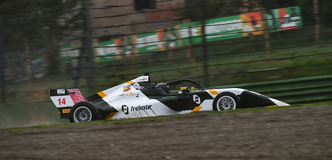 Imola - Dunne perde la pole<br />Lund scatter&agrave; dal palo in gara 2