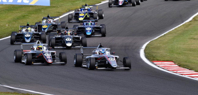 British F4 a Oulton Park<br />Dunne tiene il ritmo-fuga