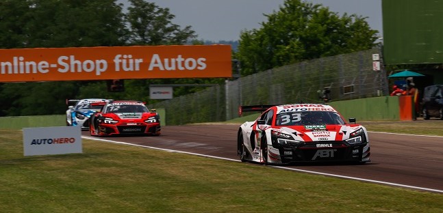 Imola, qualifica 1<br />Rast-Muller, prima fila Audi