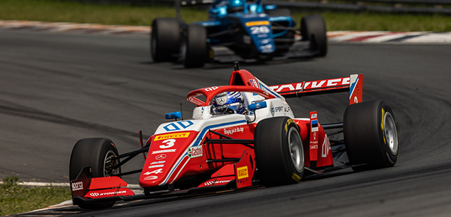 Zandvoort - Gara 1<br />Aron resiste a David