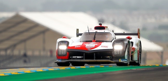 Le Mans - Qualifica<br />Kobayashi pole bagnata, Porsche in GT