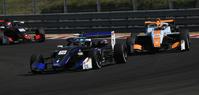 Budapest, gara 3<br />Vince Mansell, Simonazzi e BVM a podio 