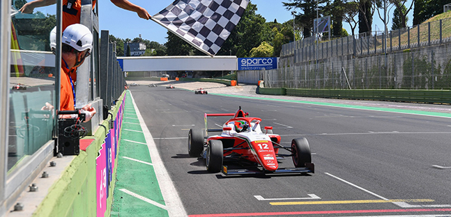 Vallelunga - Gara 1<br />Antonelli prende la testa 