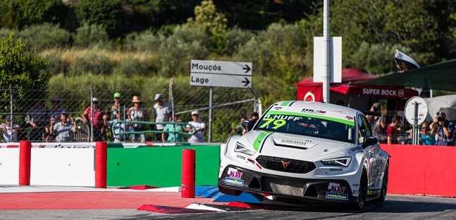 Vila Real, gara 2<br />Huff lo stratega vince fra le safety car