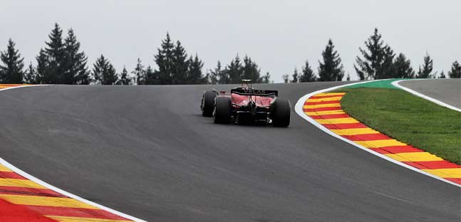 Spa - Libere 1<br />Ferrari davanti, anche Verstappen<br />partir&agrave; dall'ultima fila con Leclerc