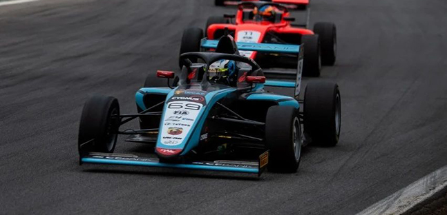 F4 Brasiliana a San Paolo<br />Clerot allunga, vittorie di Barrichello e Staico