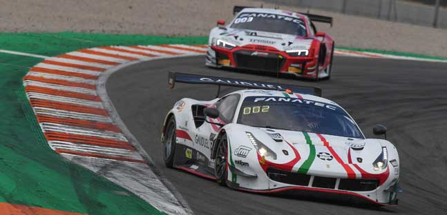 Sprint a Valencia - Gara 1<br />Weerts-Vanthoor campioni, <br />dominio della Ferrari AF Corse