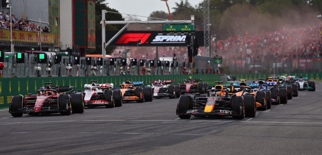 Nel 2023 vedremo 30 gare di F1:<br />approvati 6 weekend con la Sprint<br />