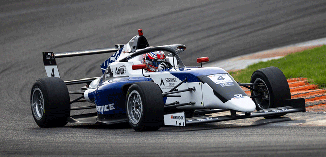 Valencia - Qualifica 2<br />Nael in pole, Rinicella terzo