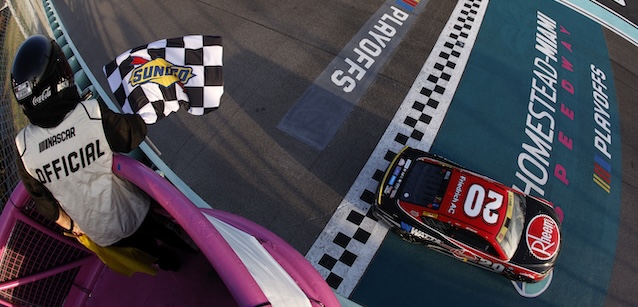 Homestead, gara<br />Bell al vertice, KO Hamlin e Truex