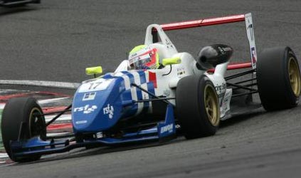Silverstone, qualifica 1: terza pole consecutiva per Oliver Turvey