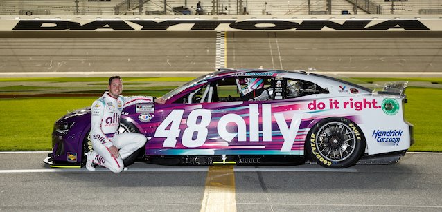 Daytona, Pole Day<br />Hendrick domina, Bowman in pole